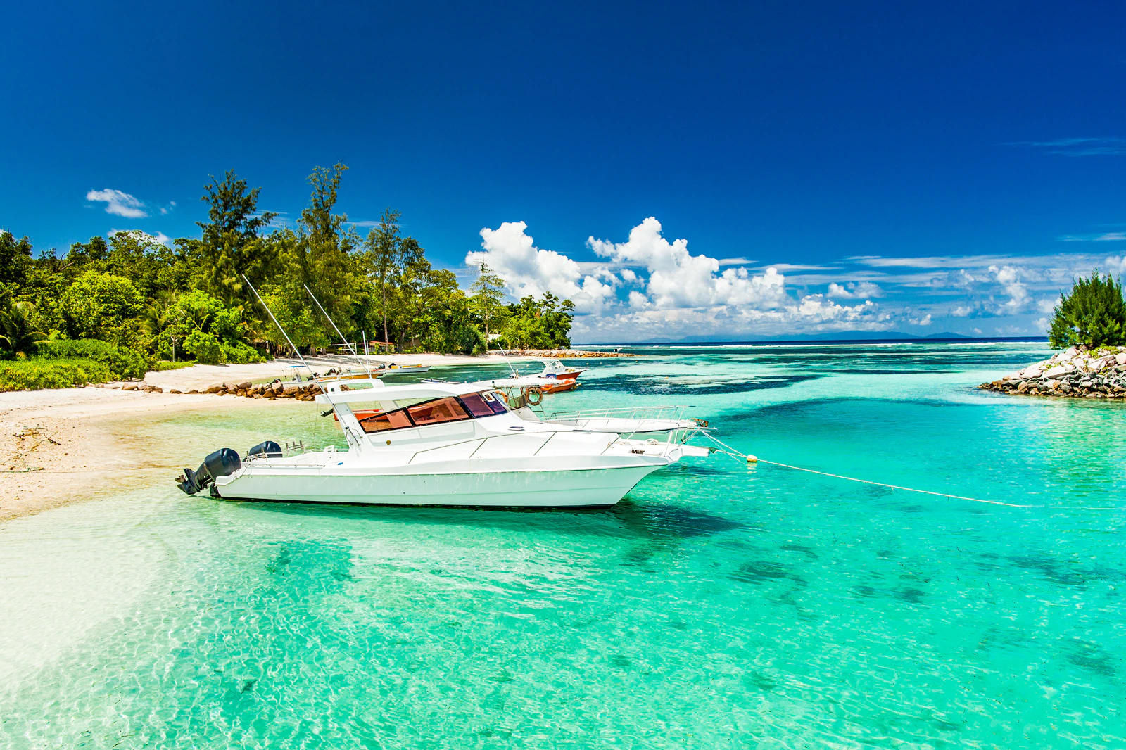 Seychelles Island - Looklify